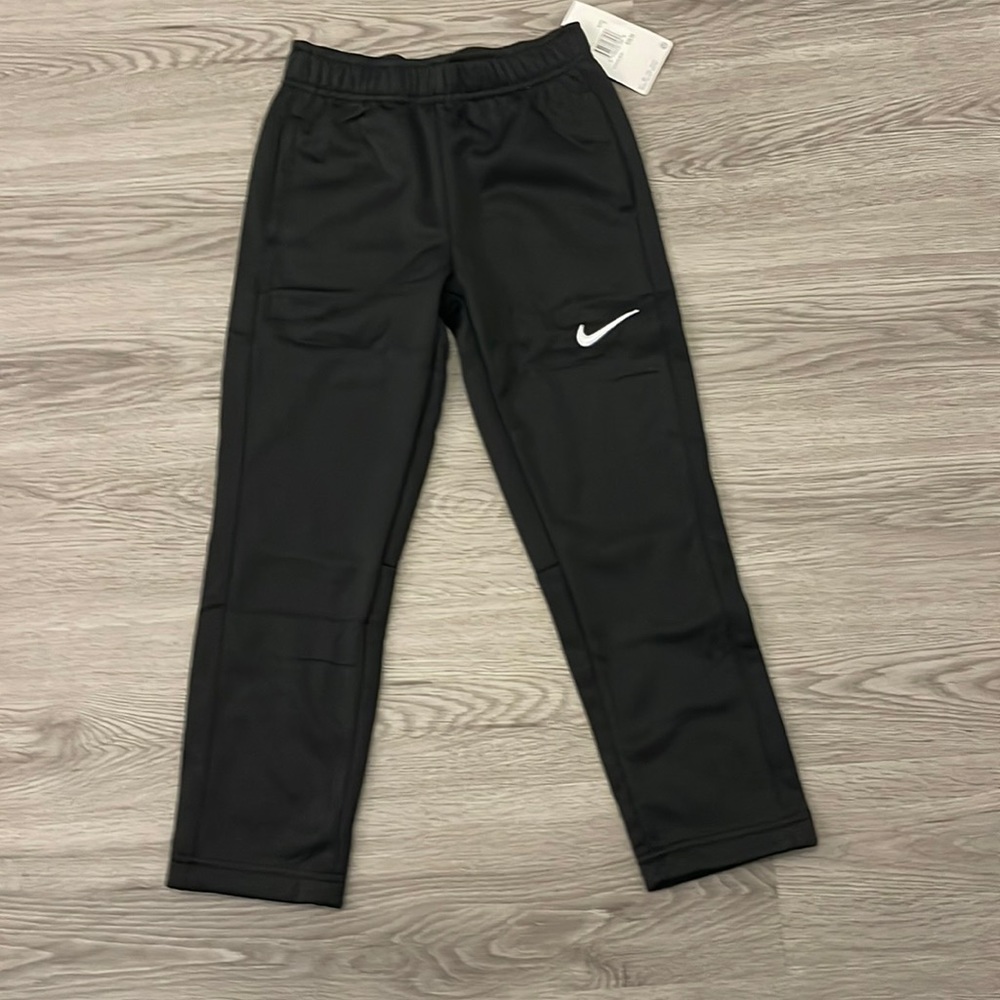 NWT Nike 2 piece jogger set - Picture 3 of 4